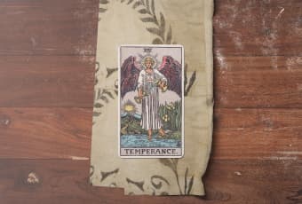 Lá Bài Temperance (Tiết Chế): Nghệ Thuật Cân Bằng Và Phép Màu Của Sự Chữa Lành