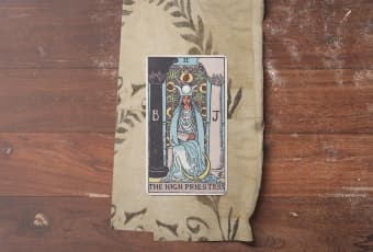Lá Bài The High Priestess (Nữ Tu Thượng Tế): Tiếng Nói Từ Tri Thức Nội Tâm
